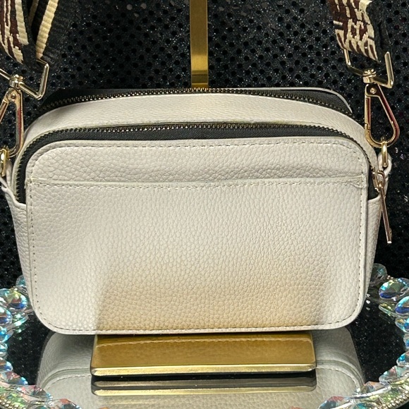Kenzie Creme Pebbled Leather Double Zip Guitar Strap Crossbody Approx 8x4.5 x 3 - Picture 3 of 17